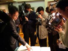 Image for article Chen Yonglin expose le harcèlement des pratiquants de Falun Gong avec preuves à l’appui (Photos)