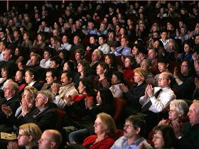 Image for article Première de la tournée européenne de la (cie) Divine Performing ArtsàDuisburg, Allemagne (Photos)