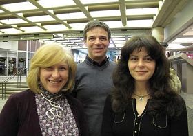 Image for article L’enfant d’un auteur est émue par l'histoire de la persécution, en ayant elle-même été témoin en Chine (Photos)