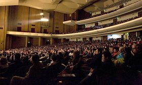 Image for article Portland, Oregon : Le public accueil chaleureusement la première représentation de la Divine Performing Arts (Photos)