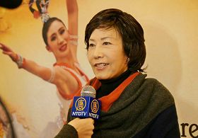 Image for article Une star du cinéma coréen a été profondément touchée par le spectacle de la compagnie Divine Performing Arts (Photo)