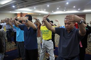 与会者谻真学炼法轮功