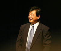 Image for article Maître a enseigné la Loi à la Conférence 2004 de partage d'expériences à Washington DC (photos)