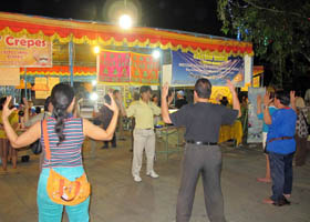 Image for article Indonésie: De nombreuses personnes veulent apprendre le Falun Gong (Photos)