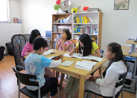 Image for article Aider les enfants à grandir dans Dafa (Photos)