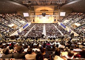 Image for article La conférence de partage d’expériences de cultivation de Falun Dafa de Washington DC, le vénérable Maître enseigne la Loi en personne (photos) 