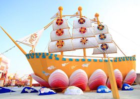 Image for article Fête des Lanternes de Taïwan : Un magnifique « Bateau du Fa » inspire les spectateurs à en apprendre davantage sur le Falun Dafa et la persécution