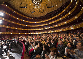 Image for article Les New-Yorkais adhèrent à la beauté, la créativité et la mission de Shen Yun