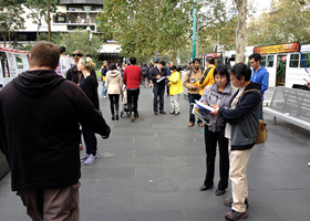 Image for article Melbourne, Australie : Une exposition de photos dénonce la persécution
