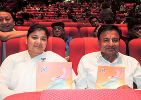 Image for article Une enseignante spirituelle : « L'énergie forte de Shen Yun peut transformer le public »