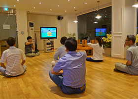 Image for article Une nouvelle pratiquante de Corée du Sud, après avoir participé à un séminaire de neuf jours à la librairie Tianti : « C'est comme si je volais quand je marche »