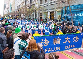 Image for article Authenticité-Bienveillance-Tolérance est bien accueilli lors du défilé de la St-Patrick