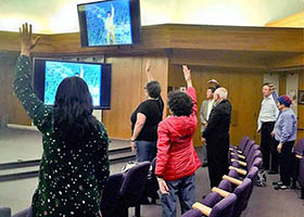 Image for article Ceux qui apprennent font l'expérience du pouvoir des exercices du Falun Gong