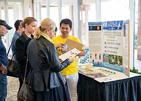 Image for article Dallas, Texas : Présenter le Falun Dafa et sensibiliser à la persécution lors d’événements communautaires