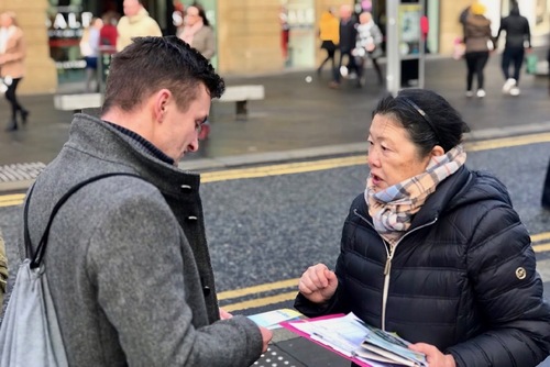 Image for article Newcastle, Royaume-Uni : « Le monde a besoin du Falun Gong »