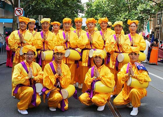 Image for article Une Sino-australienne reconnaissante : Son cancer a disparu deux mois après avoir commencé à pratiquer le Falun Gong