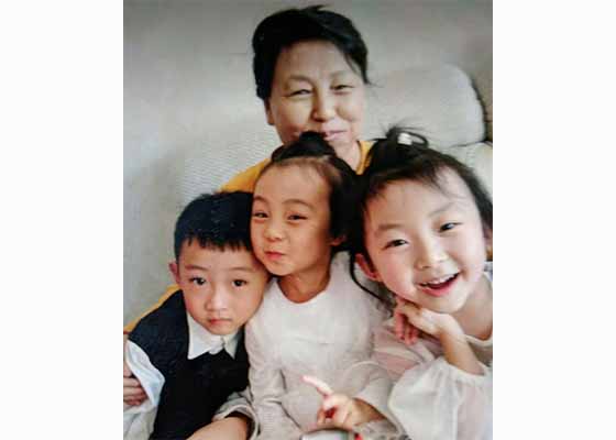 Image for article La police refuse de rendre près de 60 000 yuans saisis à une femme du Heilongjiang emprisonnée pour sa croyance