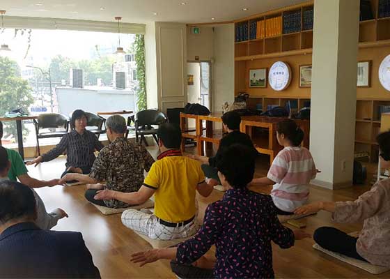 Image for article De nouveaux pratiquants de Falun Dafa font l'expérience d'améliorations extraordinaires de leur état de santé