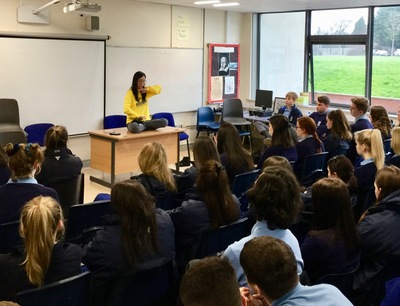 Image for article Présenter le Falun Gong à l’invitation d'une école communautaire du comté de Dublin, Irlande