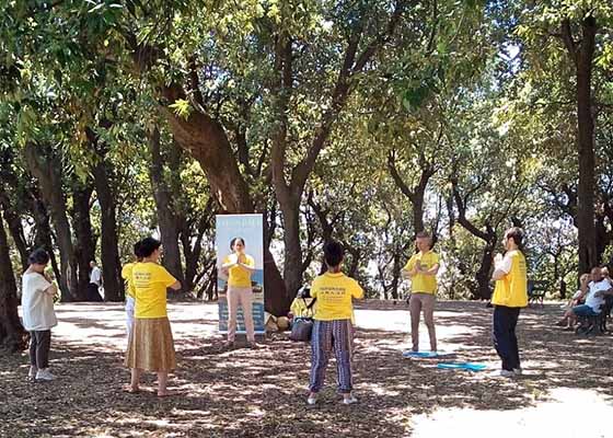 Image for article Italie et France : Les gens condamnent la persécution lors d'activités à Naples et à Nantes