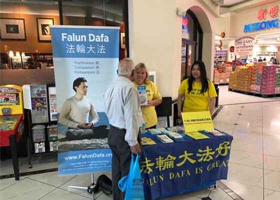 Image for article Arizona : Des activités dans trois supermarchés internationaux aident à créer des liens avec les communautés locales