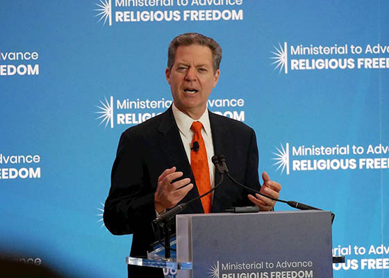 Image for article L'ambassadeur itinérant des États-Unis pour la liberté religieuse internationale condamne la persécution du Falun Gong par la Chine sur Twitter