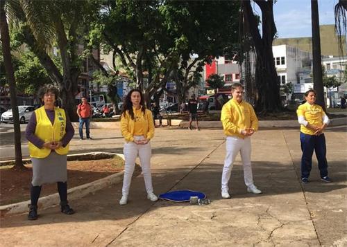 Image for article São Paulo, Brésil : Honorer les milliers de pratiquants morts sous 20 ans de persécution en Chine