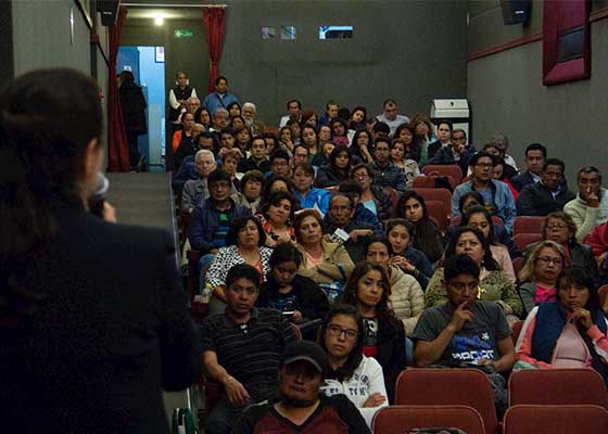 Image for article Mexique : Les documentaires du Falun Gong stupéfient les membres du public à Puebla