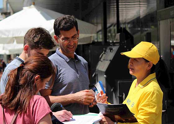 Image for article Une militante des droits de l'homme en Suisse : « Ce que le régime chinois a fait aux pratiquants de Falun Dafa est absolument intolérable ! »