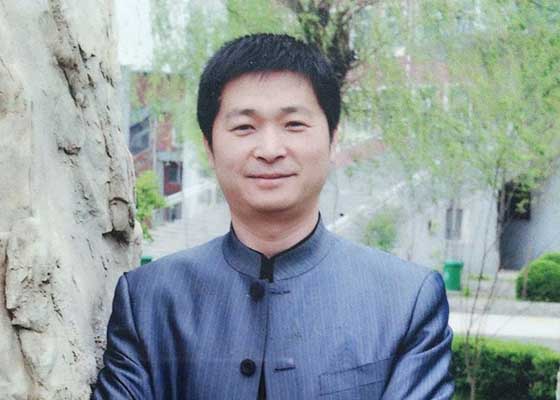 Image for article Un enseignant du secondaire, lauréat d'un prix, inculpé pour sa croyance