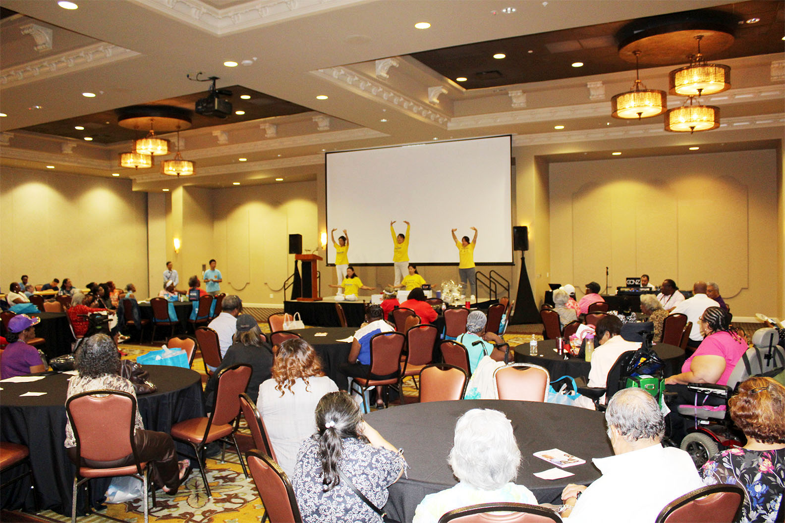 Image for article Présenter le Falun Gong lors d'activités locales dans le monde entier