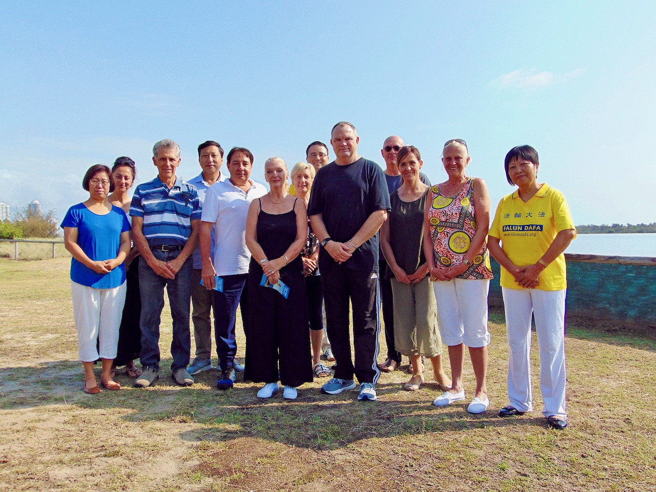 Image for article Des candidats de la Gold Coast en Australie se présentant pour une charge publique rencontrent des pratiquants de Falun Dafa