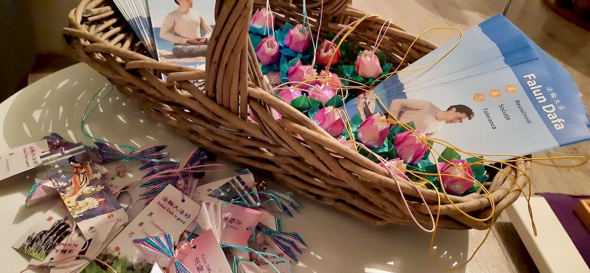 Image for article Slovénie : Présentation du Falun Dafa à des élèves de Kamnik