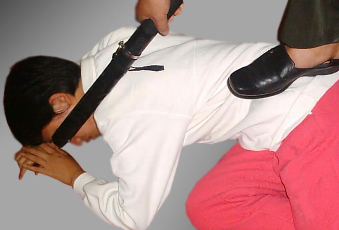 Image for article Une femme du Sichuan choquée avec des matraques électriques trois jours consécutifs