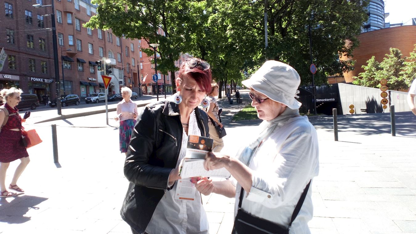 Image for article Les gens expriment leur soutien au Falun Gong dans la capitale de la Finlande