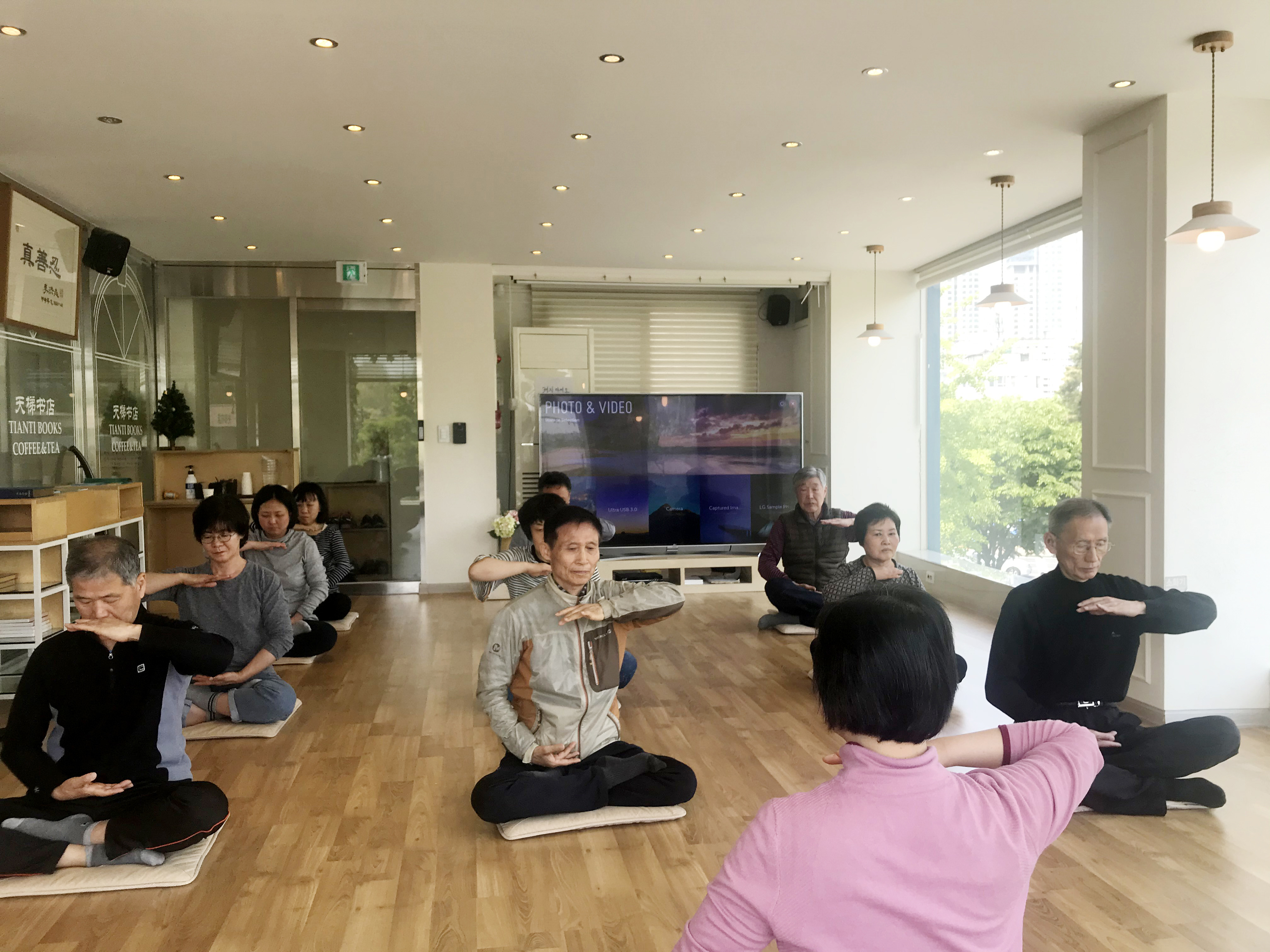 Image for article Séoul, Corée du Sud : Espoir et guérison lors d'ateliers de neuf jours de Falun Dafa