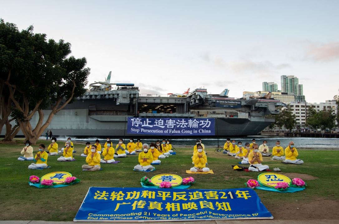 Image for article Californie : La veillée aux chandelles à San Diego commémore 21 ans de résistance à la persécution perpétrée par le PCC