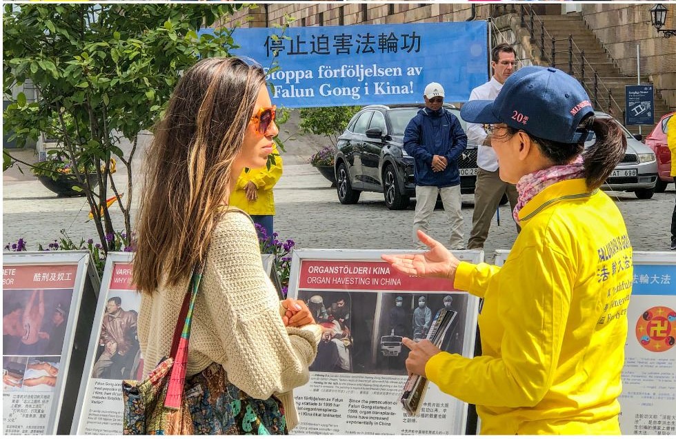 Image for article Des pratiquants en Finlande et en Suède appellent à la fin de la persécution qui dure depuis 21 ans