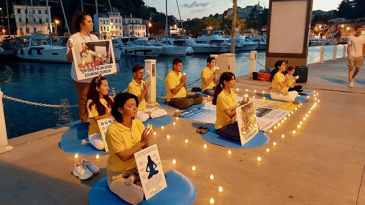 Image for article Istanbul et Mersin, Turquie : Exhorter la Chine à mettre fin à 21 ans de persécution