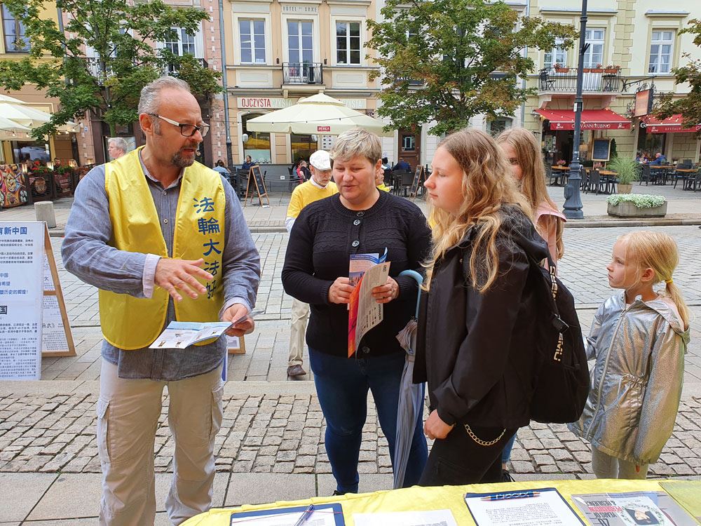 Image for article Varsovie, Pologne : « Nous savons que la droiture prévaudra »