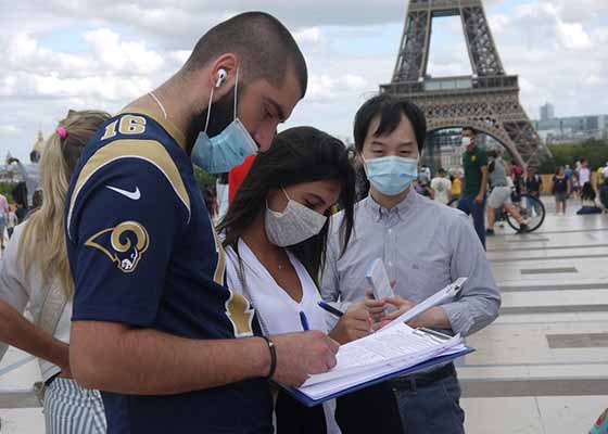 Image for article Une Parisienne : « C'est une guerre pour défendre l'humanité et elle implique chaque pays et chaque personne »