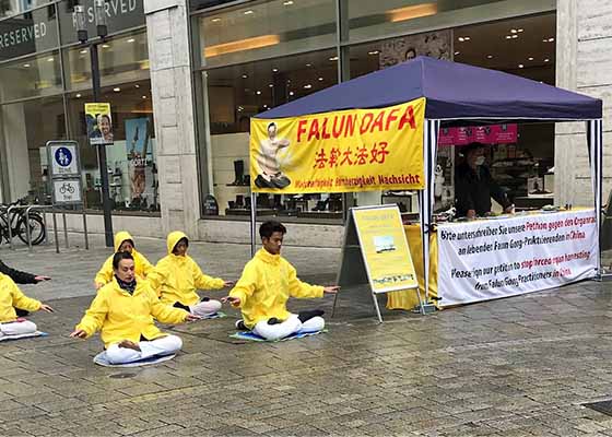 Image for article Allemagne : Des pratiquants de Stuttgart dénoncent la persécution du PCC
