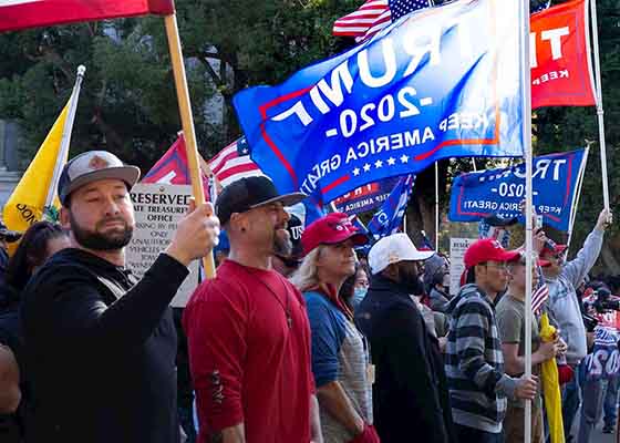 Image for article Un rassemblement californien dénonce le communisme en Amérique : « Une bataille entre le bien et le mal »