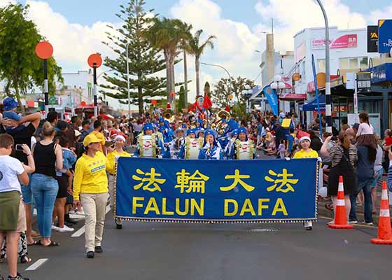 Image for article Nouvelle-Zélande : Le principe Authenticité-Bienveillance-Tolérance très apprécié pendant les défilés de Noël
