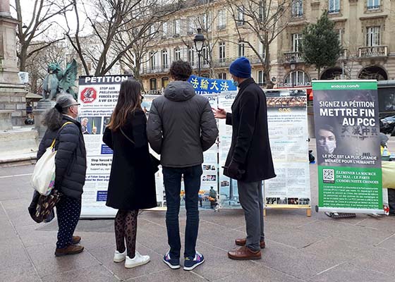 Image for article  À Paris, une femme médecin est troublée par la persécution du Falun Dafa perpétrée par le Parti communiste chinois