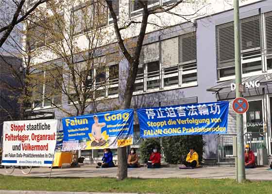 Image for article Des pratiquants de Falun Dafa d’Allemagne manifestent contre les récentes attaques à Hong Kong