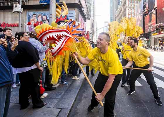 Image for article Le <I>Zhuan Falun</I> : La lecture quotidienne d’un ingénieur américain