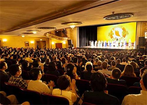 Image for article Le retour de Shen Yun sur scène : Apporter de l'espoir dans un monde d'incertitude
