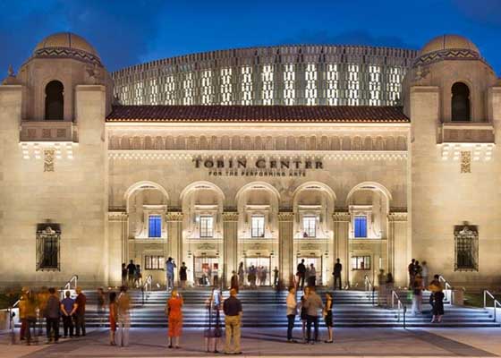 Image for article Shen Yun fait salle comble à San Antonio, Texas : « Un plaisir pour le cœur et l'âme »