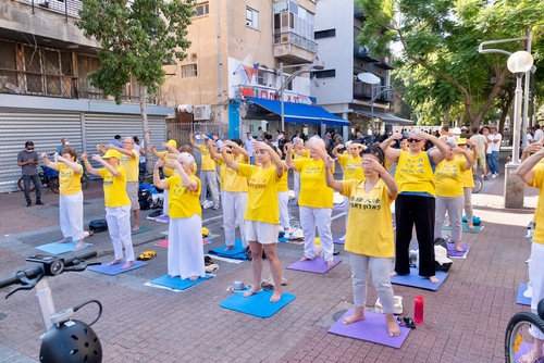 Image for article Clarifier la vérité aux travailleurs chinois de la gare routière centrale de Tel Aviv